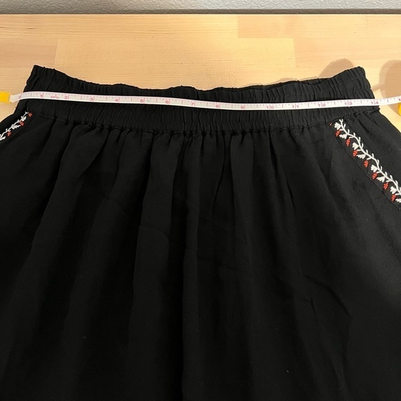 Loft Black Embroidered Boho Skirts With Pockets size Small - Picture 6 of 7